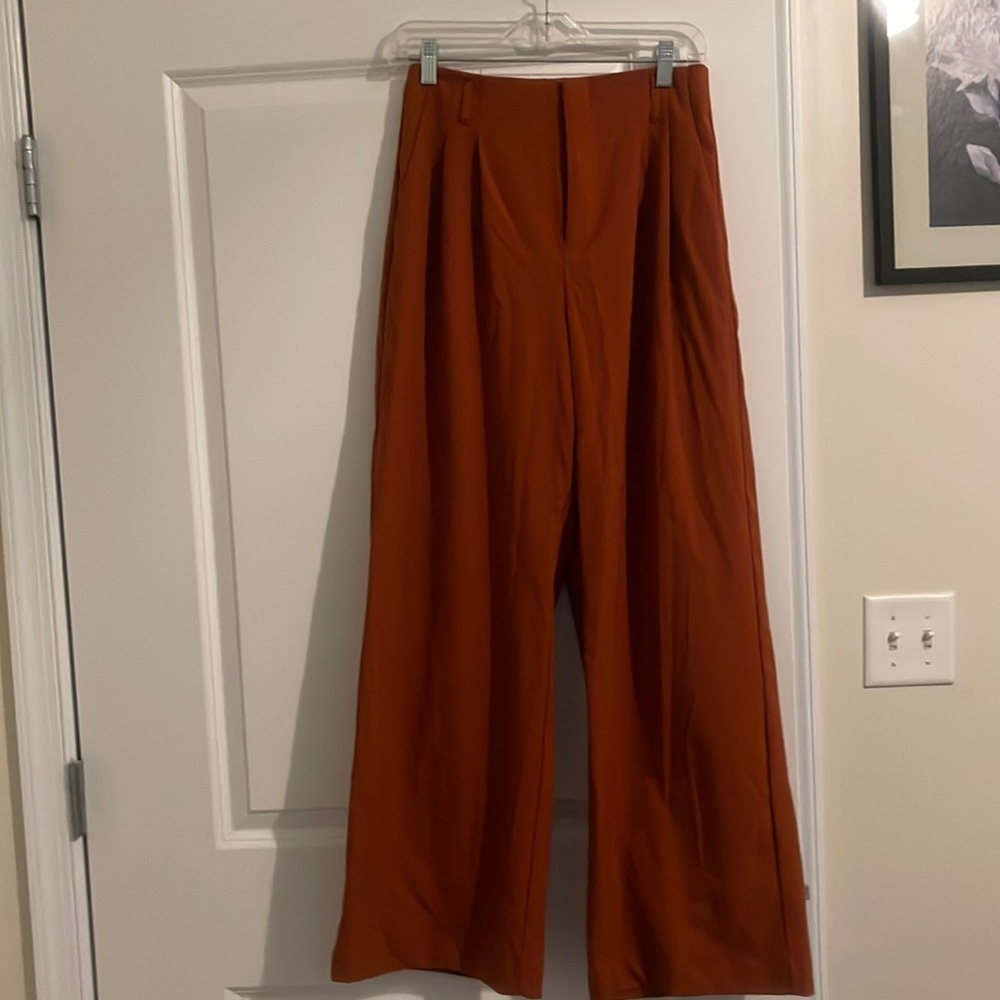 High waisted and wide leg dress pants - complete show stopper!